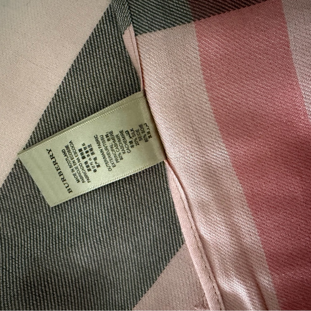 Burberry Wrap Shawl Scarf. - Picture 3 of 16